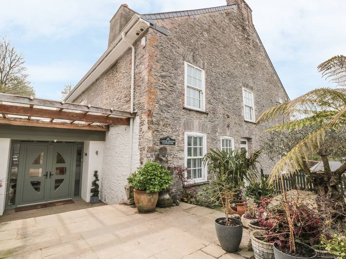 Holiday rental for 10 people, with Garden in Dartmouth