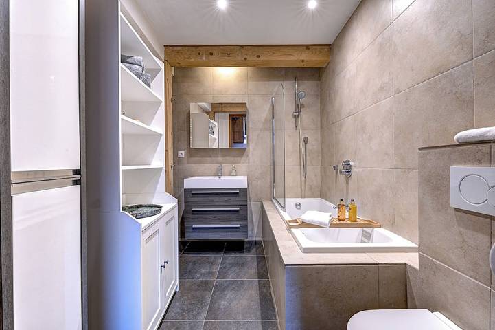 Gîte pour 6 personnes, avec jardin ainsi que sauna et jacuzzi dans Les Bossons - 4