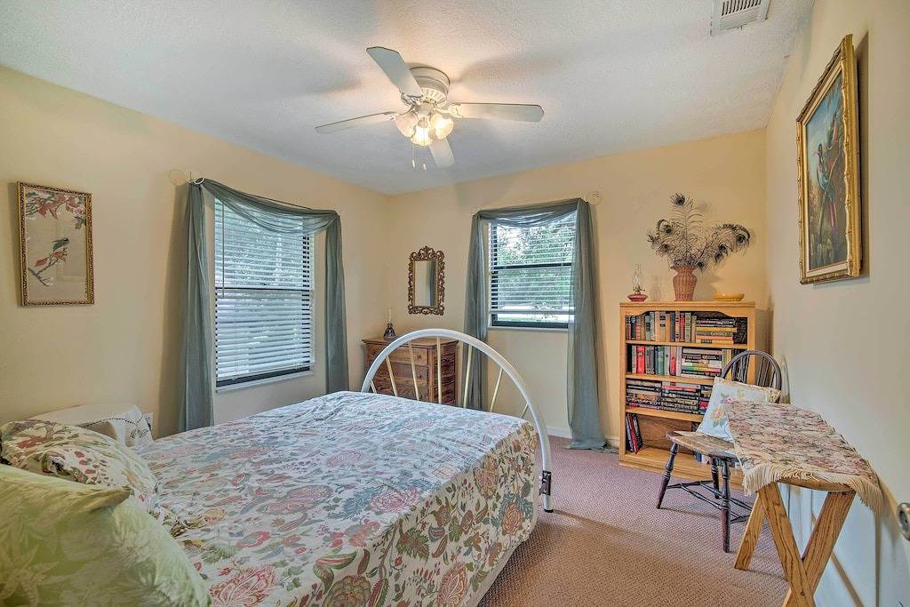 Waterfront Inglis Getaway w/ Dock: 5 Mi to Gulf in Inglis, Levy County