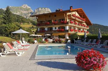 Hôtel pour 2 personnes, avec piscine et sauna ainsi que jardin et vue, animaux acceptés à Cordon