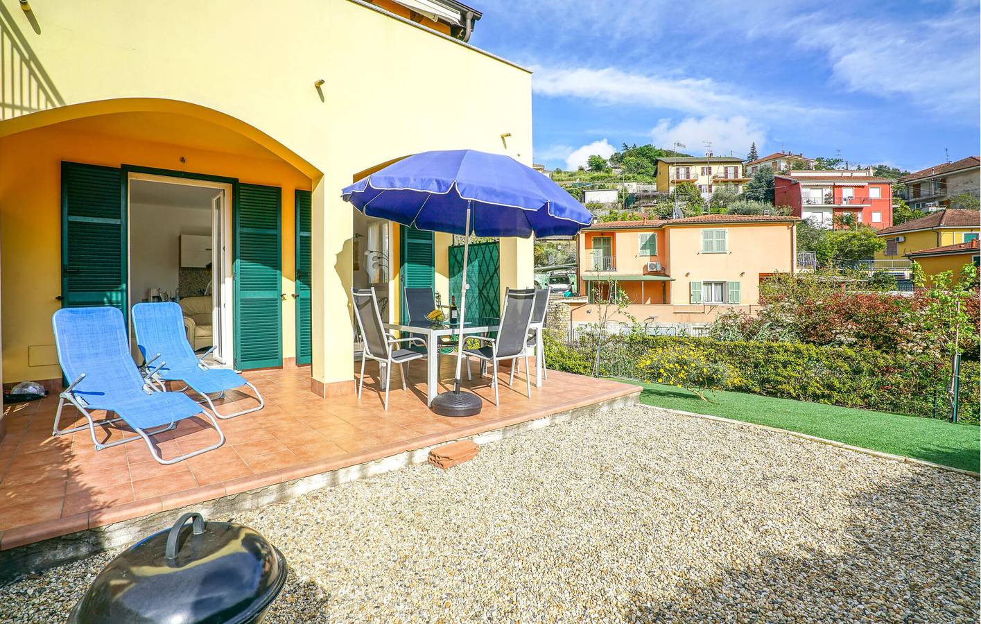 Modernes Apartment mit Terrasse, Garage & WiFi - Nähe Strand & Restaurants in Caramagna Ligure, Imperia