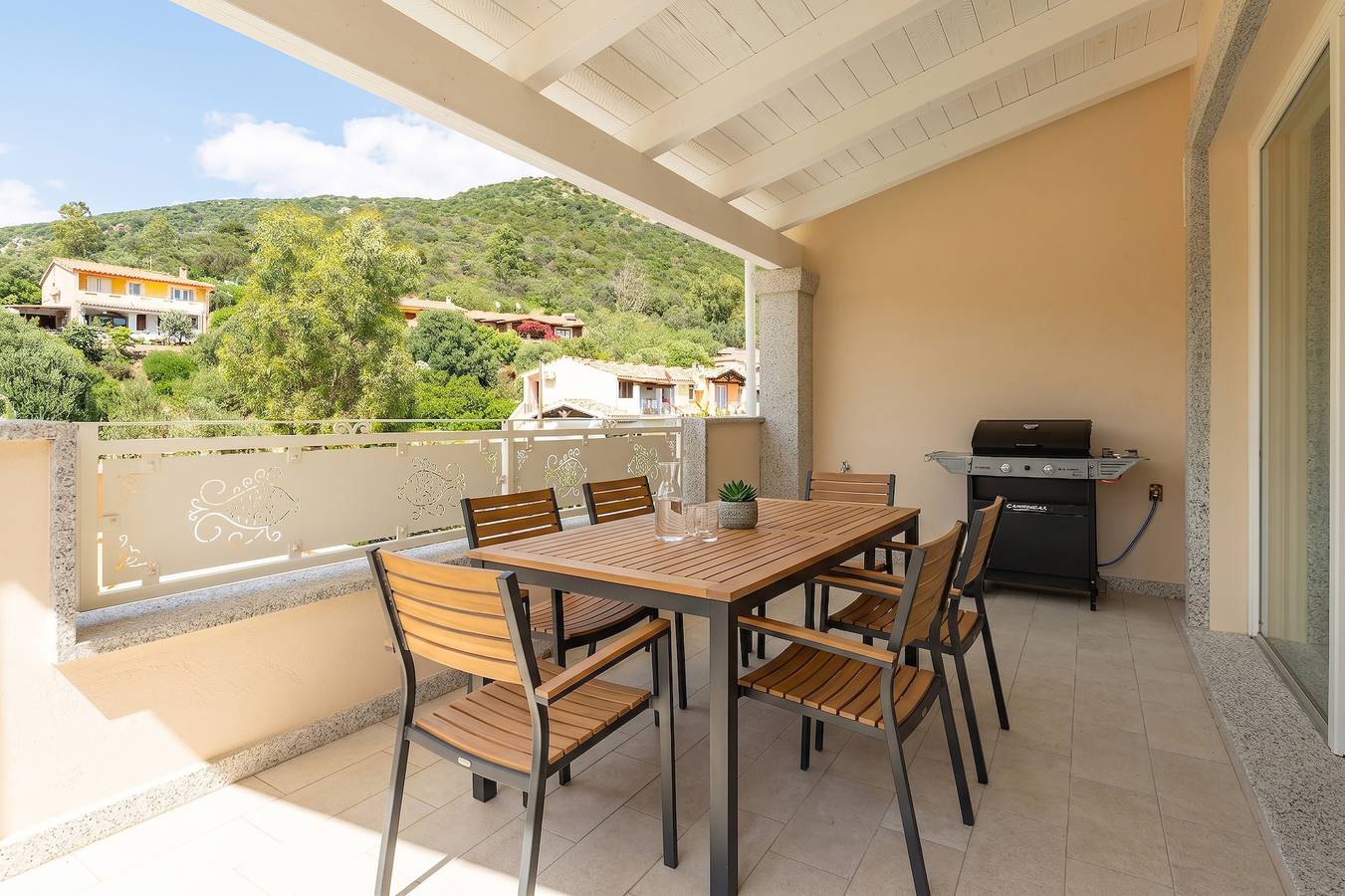 Casa Vacanze 'Borgo Myricae - Giglio' con Vista Mare, Piscina Condominiale e Aria Condizionata in Chia, Domus De Maria