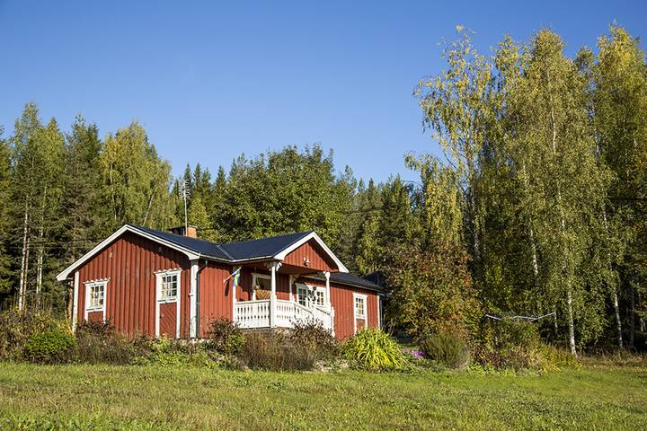 Schnuckliges Ferienhaus mit Seeblick und Wlan in Jämtland