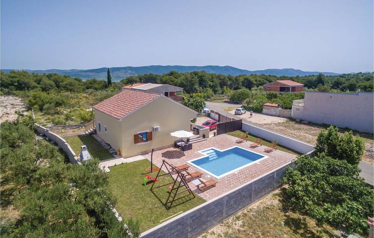 Gemütliche 2-Zimmer-Wohnung mit Pool, Terrasse und 900 m zum Strand in Drage (Pakoštane), Zadar