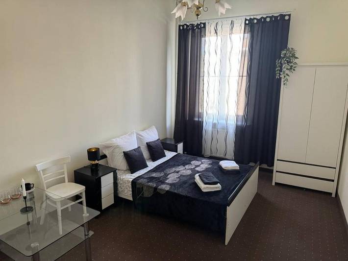 BnB für 2 Personen, mit Pool und Garten in Warschau