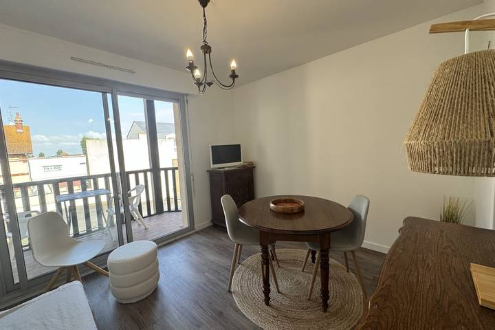 Location de vacances pour 2 personnes, avec balcon, adapté aux familles à Ouistreham