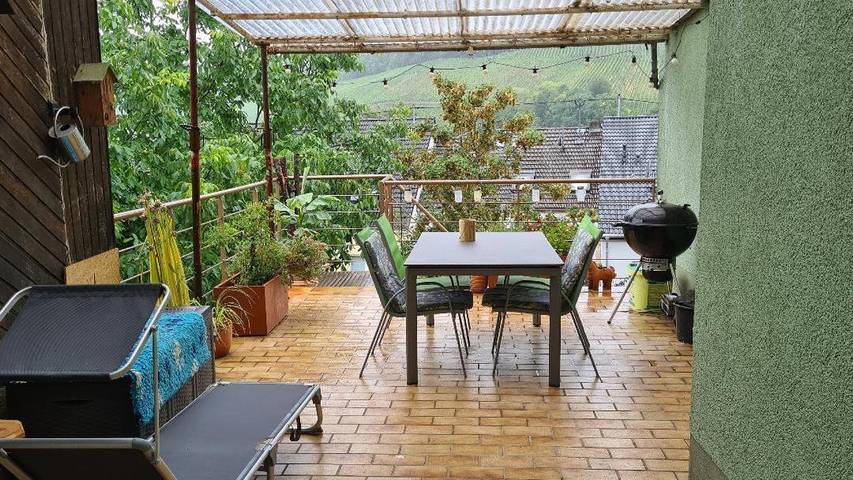 Ferienwohnung für 4 Personen, mit Terrasse und Ausblick in Nittel