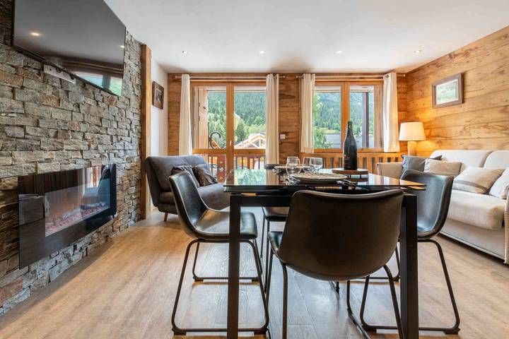 Gîte pour 4 personnes, avec balcon, adapté aux familles dans Les Trois Vallées - 2