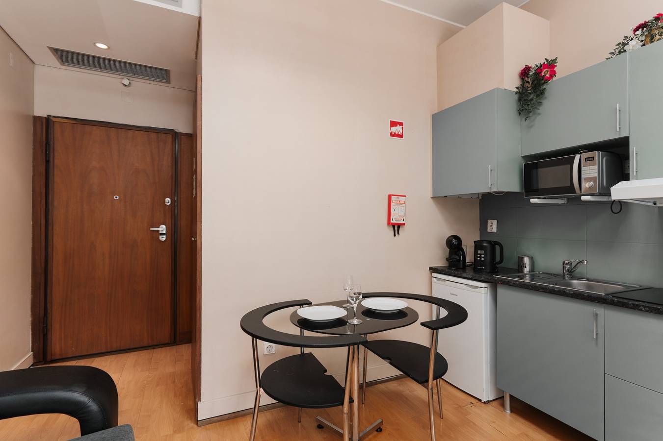 Apartamento inteiro, Metro-apartment rnal nº35375 al-chamada para a rede móvel nacional in Santo Ildefonso, Porto