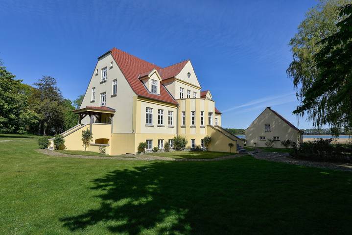 Appartamento intero, Appartamento di vacanza "Gut Grubnow Rügen - 6" con giardino privato, balcone e Wi-Fi in Neuenkirchen (Rügen), Rugen