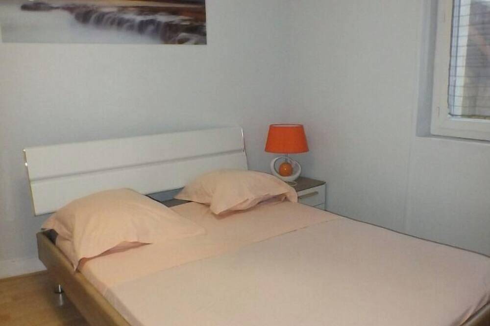 Entire apartment, Residence Miranto - Furnished vintage decor in Châteauroux, Châteauroux region
