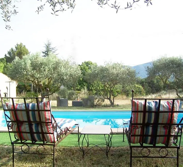 Casa de vacaciones para 2 personas, con vistas además de jardín y piscina - 1