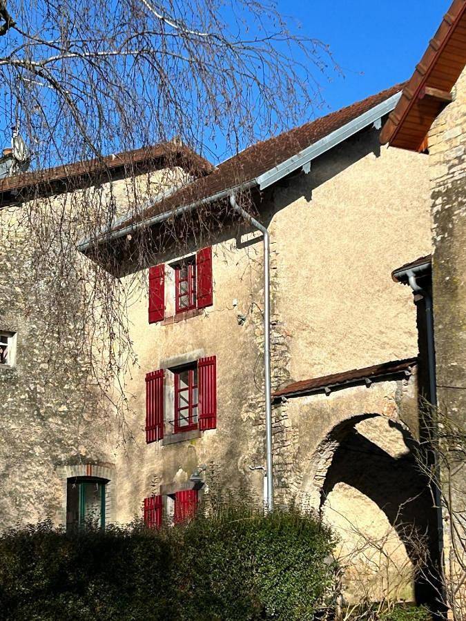 Location de vacances pour 8 personnes, avec vue ainsi que terrasse et jardin, animaux acceptés dans Vouhenans