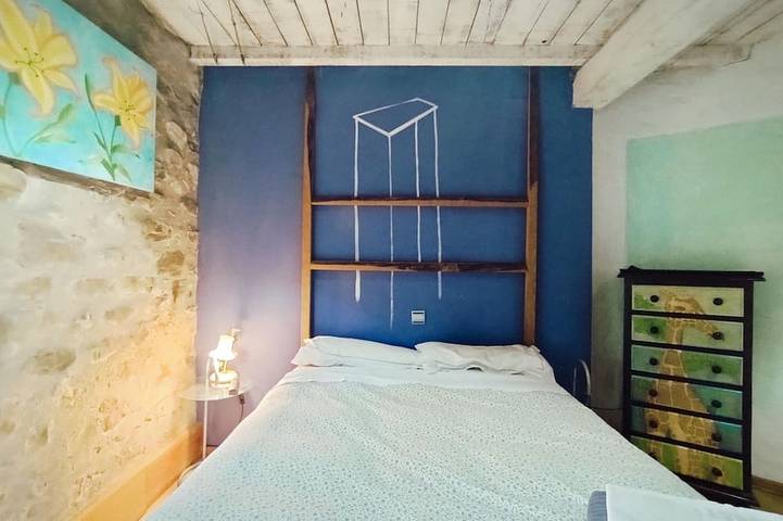 Appartement entier, Double Room Azul - Private Bathroom - Cartes in Cartes, Côte Cantabrienne