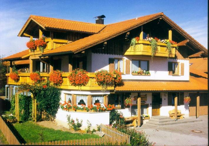 BnB für 4 Personen, mit Sauna und Garten in Nesselwang