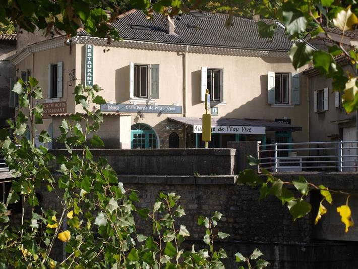 Hôtel pour 4 personnes, avec Terrasse et Vue dans Pontaix