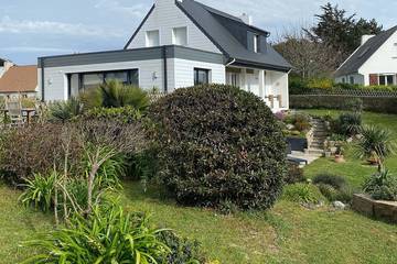Location de vacances pour 6 personnes, avec balcon et jardin dans Landrellec