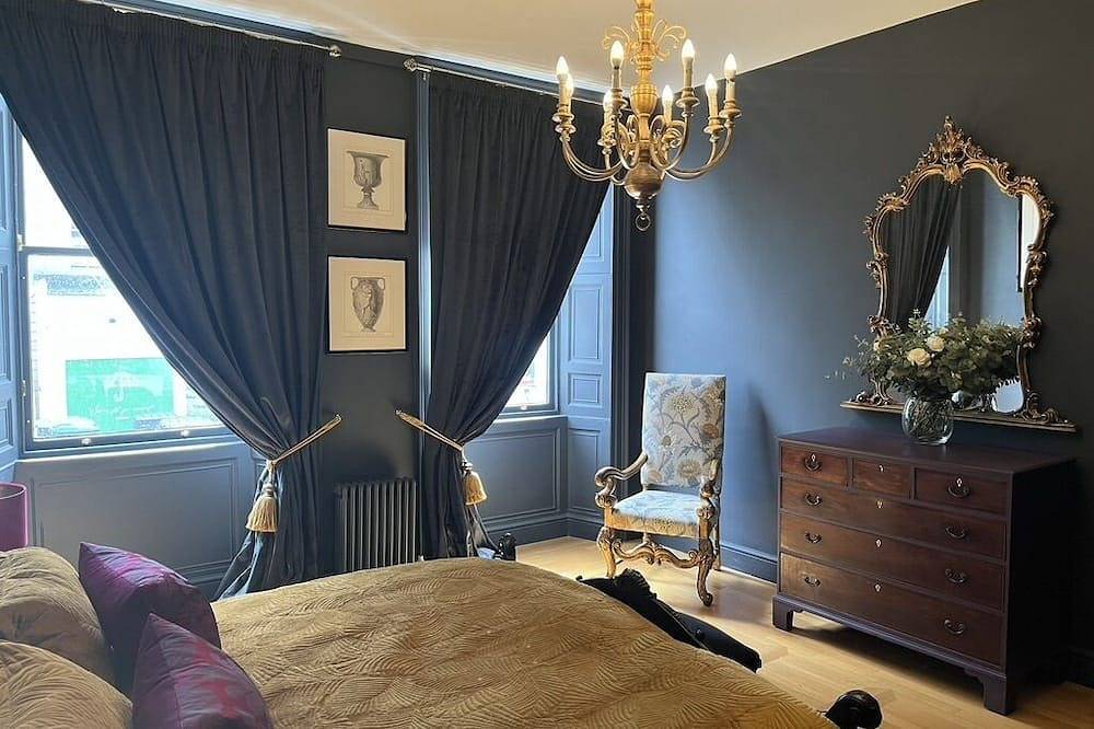 Entire apartment, Luxury apartment with free parking in the 4th coolest neighbourhood in the world in Leith, Edinburgh