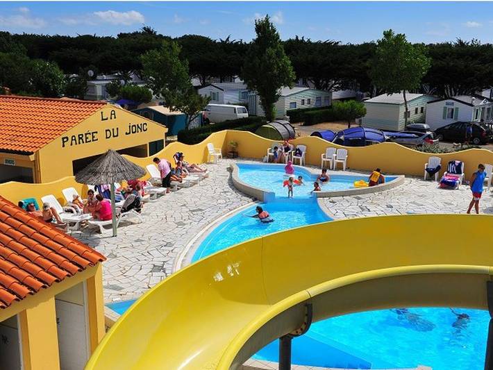 Mobil home pour 8 personnes, avec piscine et terrasse dans Plage De La Paree Du Jonc - 3
