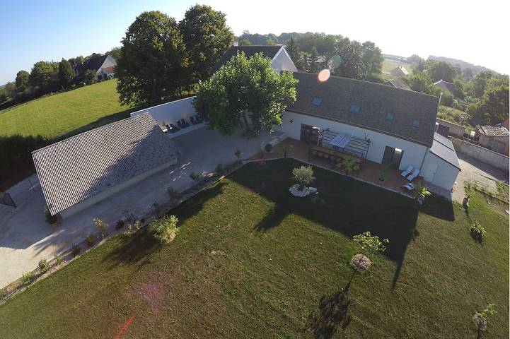 Location de vacances pour 20 personnes, avec jardin à Argilly