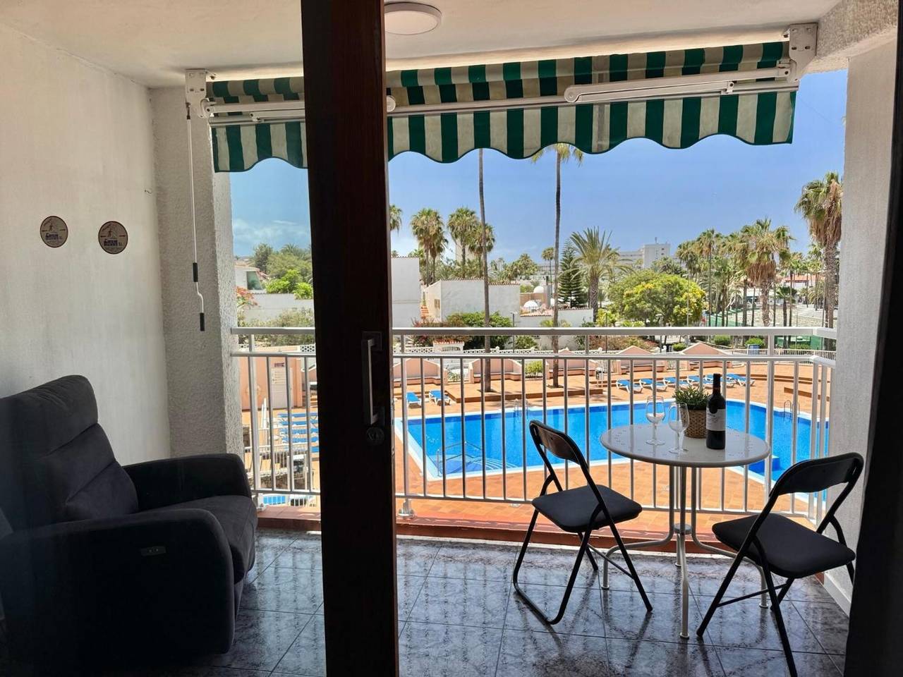 Appartement entier, Appartement de vacances « El Mirador » avec vue sur la mer, piscine commune et Wi-Fi in San Eugenio Alto, Adeje