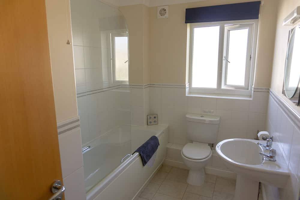 Apartamento entero, Con vistas a la playa y al campo de golf de Fistral: base perfecta para unas vacaciones de otoño in Newquay, Cornualles