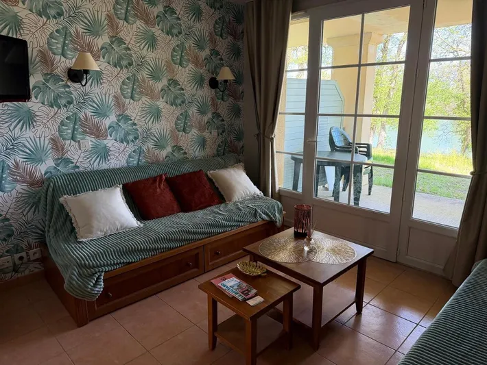 Apartamento de vacaciones para 4 personas, con vistas y terraza además de vistas al lago y piscina, Se admiten mascotas - 1