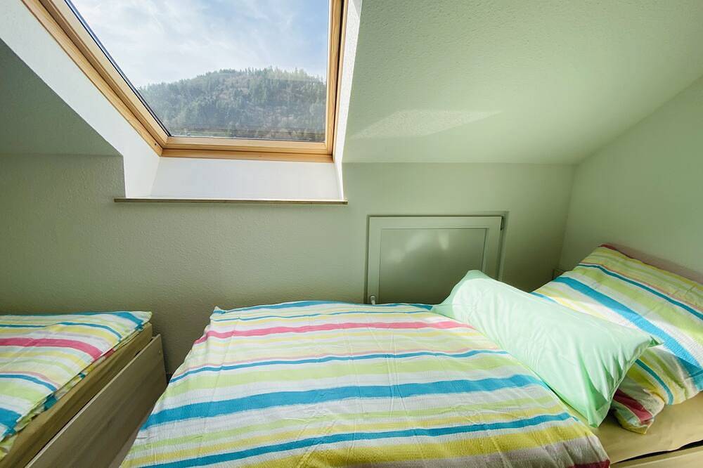 Ganze Wohnung, Neu! Ferienwohnung \"Schwarzwaldblick 1\" 100qm mit Balkon  2-6Pers.+Babybett in Untermünstertal, Münstertal
