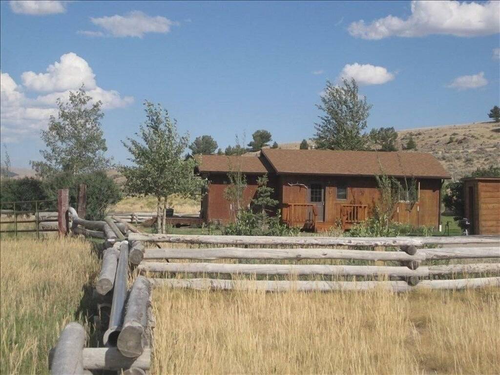 Log Cabin for 4 Guests in Absaroka Range, Fremont County (WY)