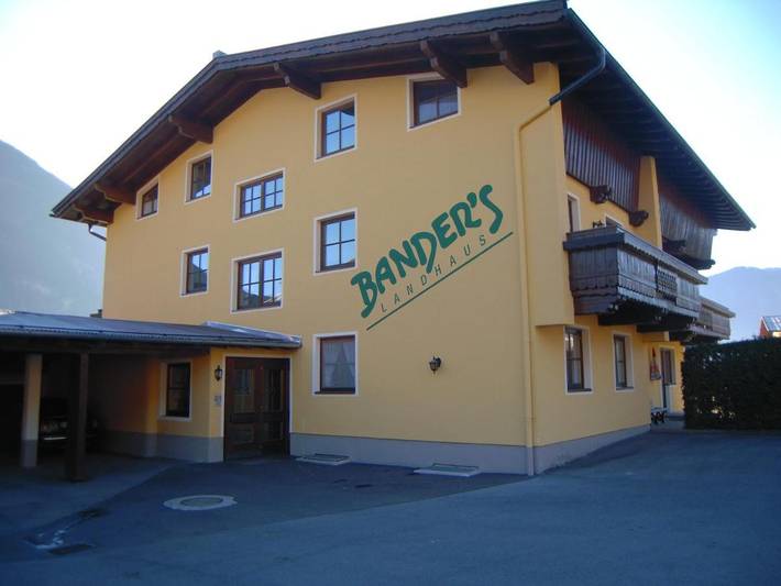 Ferienwohnung für 4 Personen, mit Balkon und Terrasse sowie Garten und Pool in Tarrenz - 3