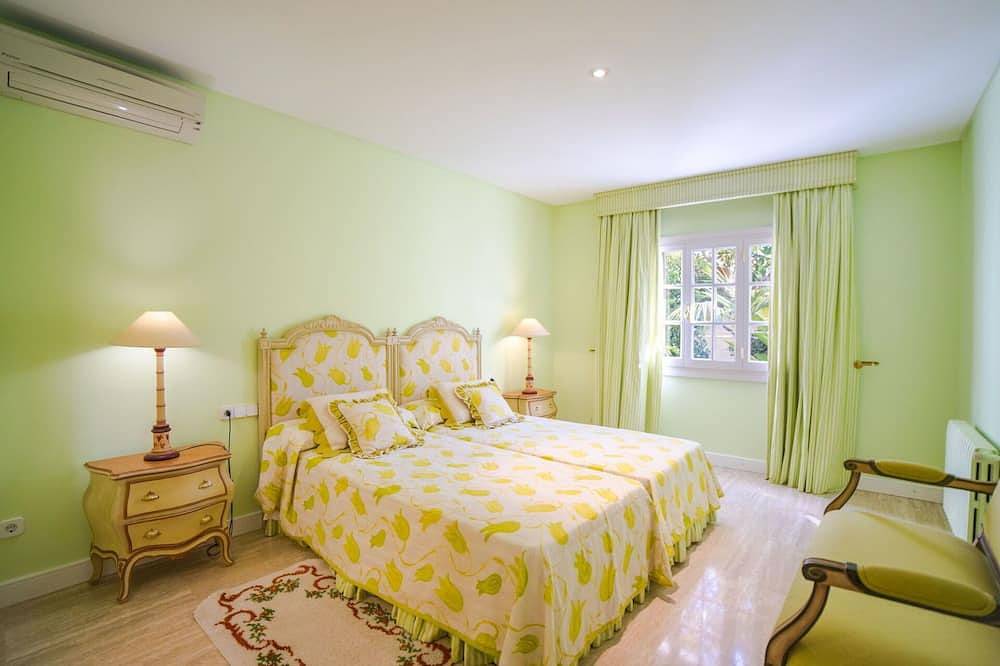 Maravillosa casa de vacaciones privada para 8 personas con A/C, Wifi, piscina privada, Tv y patio in Inca, Interior de Mallorca