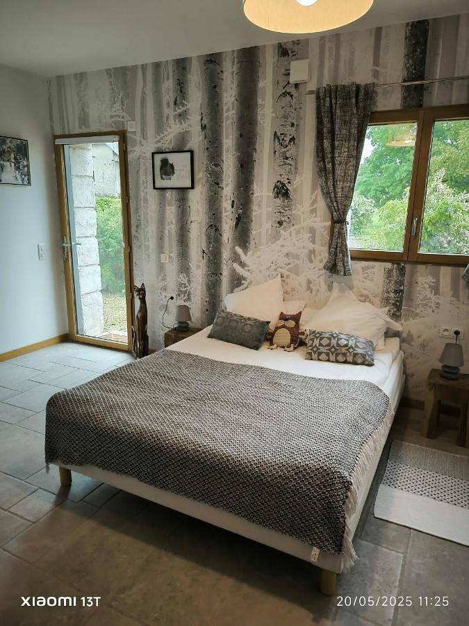 Chambre d’hôte pour 3 personnes, avec vue ainsi que jardin et piscine, animaux acceptés en Haute-Savoie - 3