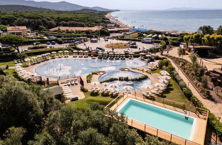 Bungalow für 4 Personen, mit Ausblick und Pool sowie Terrasse in der Maremma