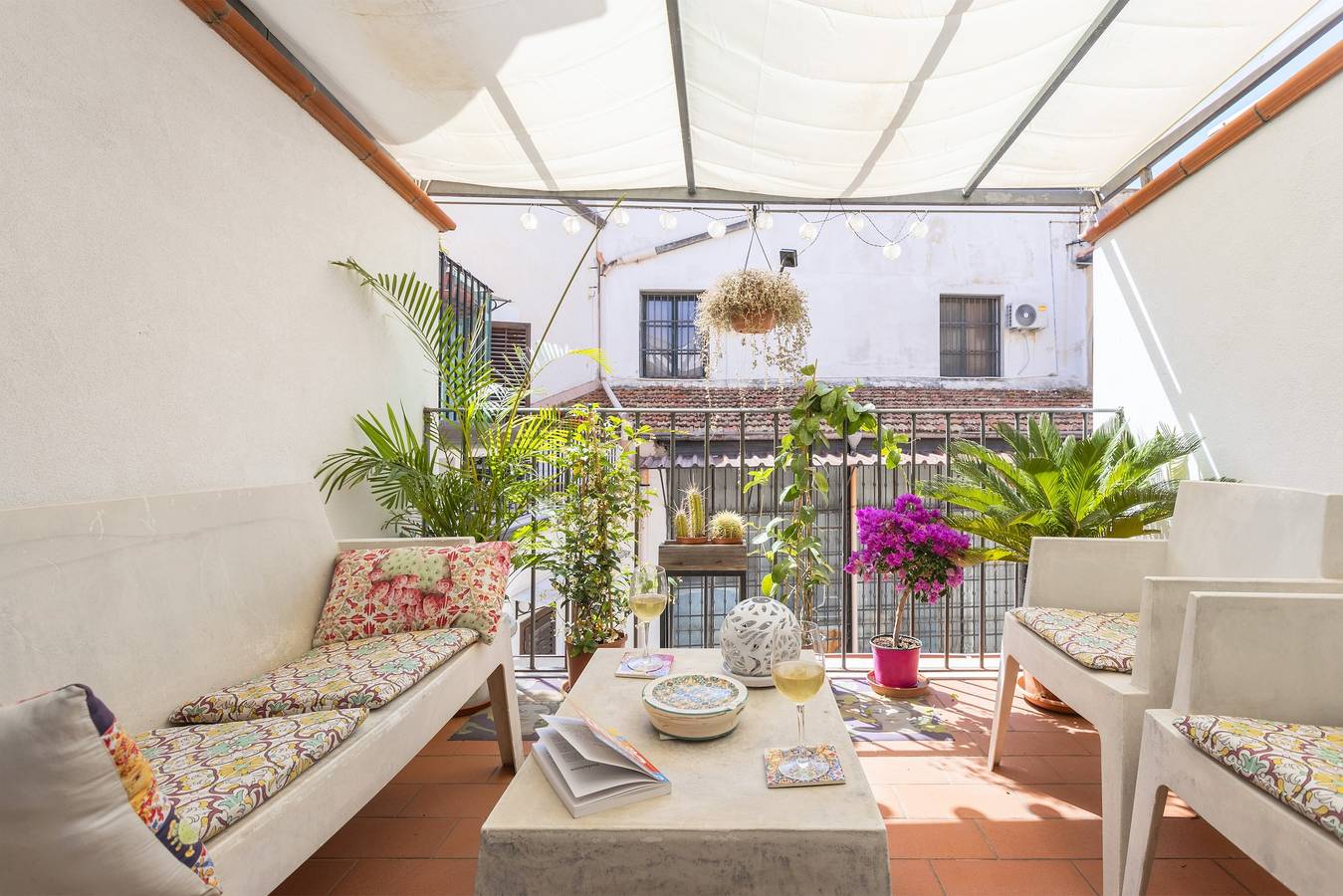 Apartamento entero, Apartamento 'Mau House 44' con terraza privada, Wi-Fi y aire acondicionado in Palermo, Provincia de Palermo