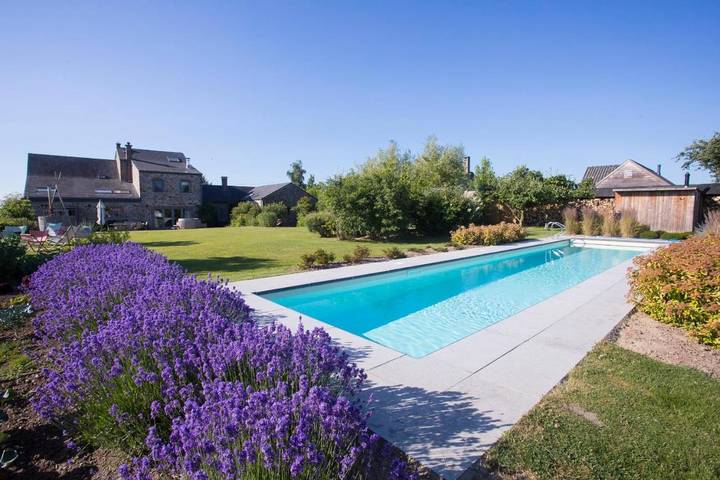 Location de vacances pour 20 personnes, avec sauna et jardin ainsi que piscine et jacuzzi à Gesves - 3