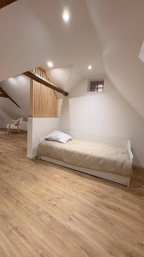 Location de vacances pour 5 personnes, avec vue sur le lac et terrasse à Saint-Cernin-de-Larche - 2