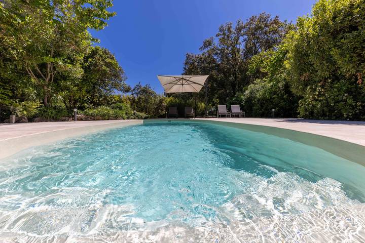 Ferienwohnung für 3 Personen, mit Terrasse und Garten sowie Pool in Grasse