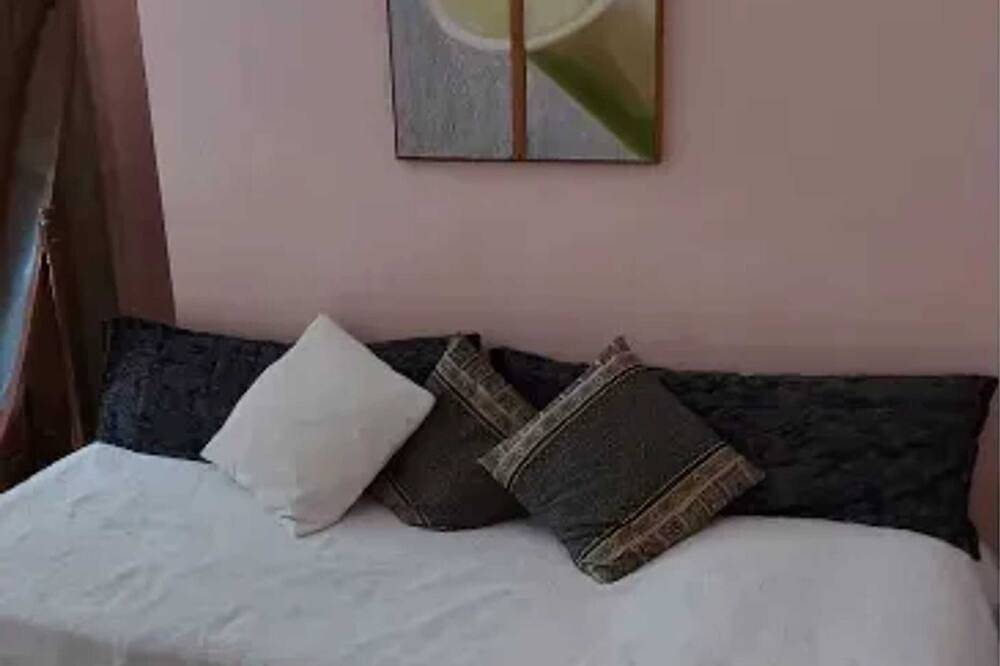 Entire apartment, Homerez - Apartment in Medieval Sauve with Terrace View in Sauve, Le Vigan region