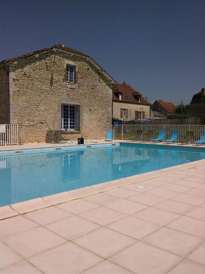 Camping Les Rives du Céou in Saint-Chamarand, Quercy