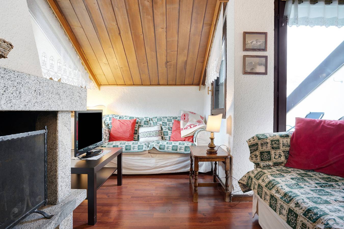 Appartamento intero, Appartamento 'Il Cirmolo' con terrazza privata e Wi-Fi in Madonna di Campiglio, Alpi dell'Adamello e della Presanella