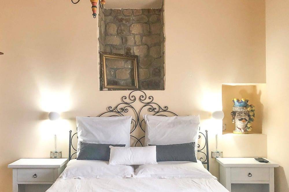 Stunning home in Ficarra in Ficarra, Messina Province