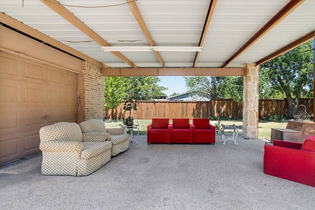 Vacation Home for 22 Guests in Dallas, Dallas County