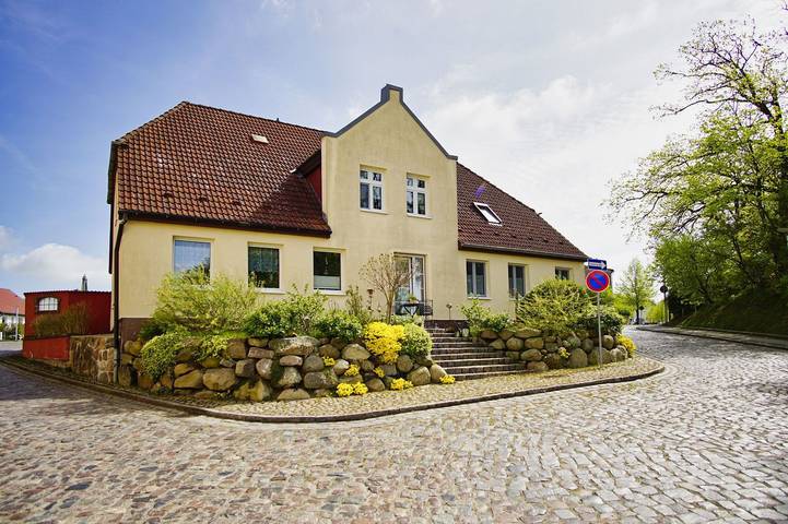Ferienwohnung für 4 Personen, mit Terrasse in Altefähr