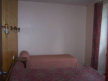Maison De Vacances pour 4 Personnes dans Chambon-sur-Lac, Région de Besse-et-Saint-Anastaise, Photo 2