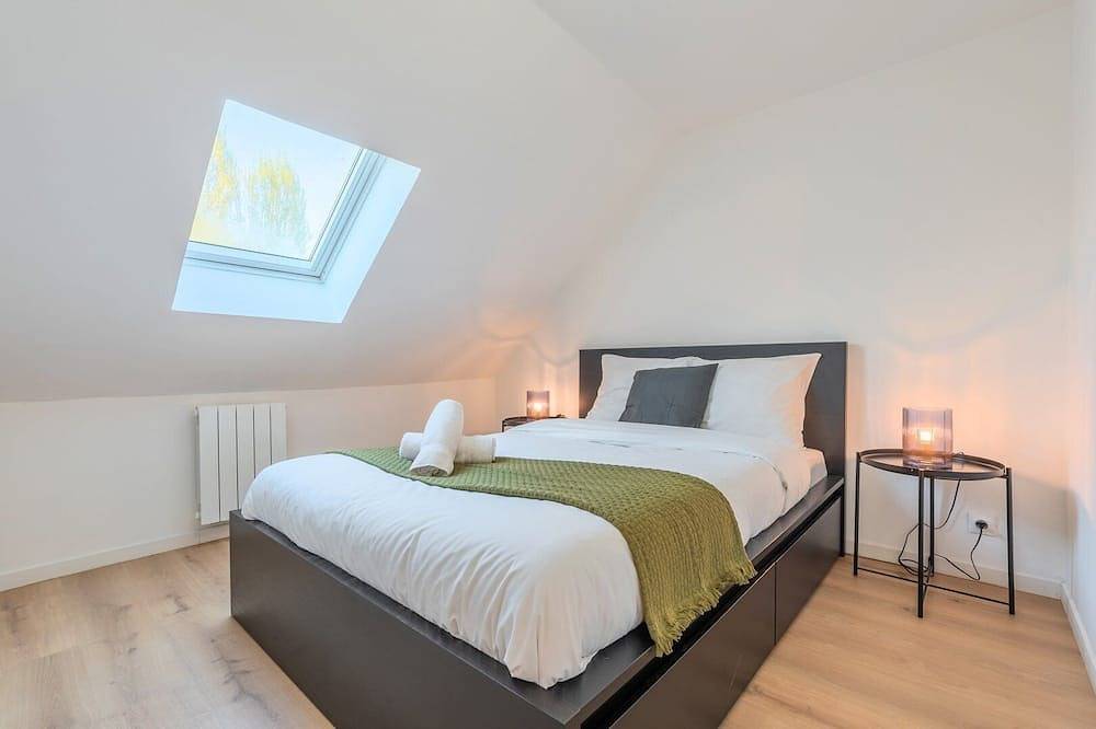 Entire apartment, Charming renovated 2 bedroom apartment. in Marcq-en-Barœul, Lille region