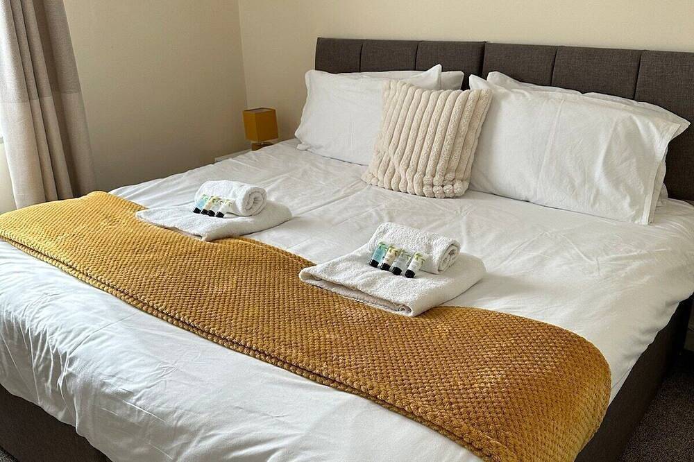 Ganze Wohnung, Apartment-Eigenes Badezimmer-Business-Stadtblick in Stroud, Gloucestershire