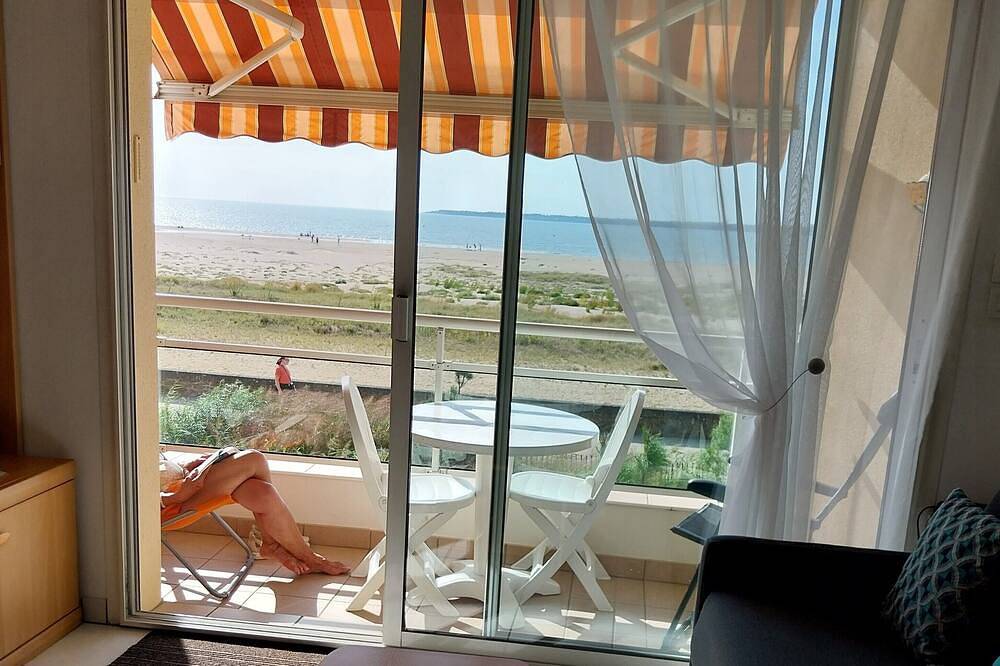 Appartement entier, Studio pour 2 personnes, parking privé numéroté in Saint-Brevin-les-Pins, Côte de Jade