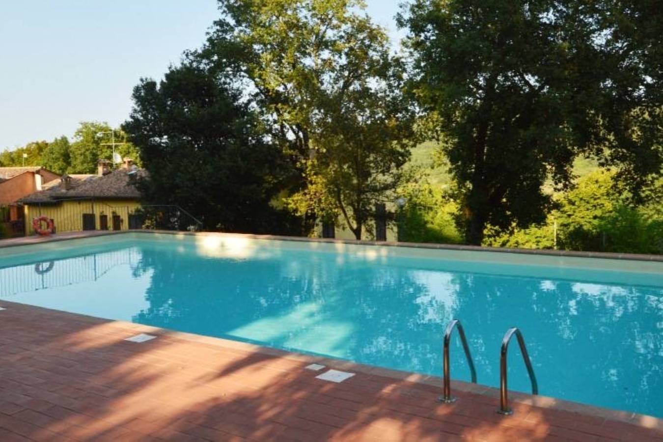 Ganze Wohnung, Tuscan Sun With Shared Pool in Radicondoli, Siena Provinz