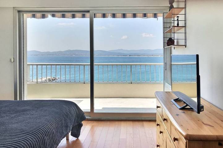Gîte pour 4 personnes, avec balcon dans Plage Beau Rivage Saint Raphael