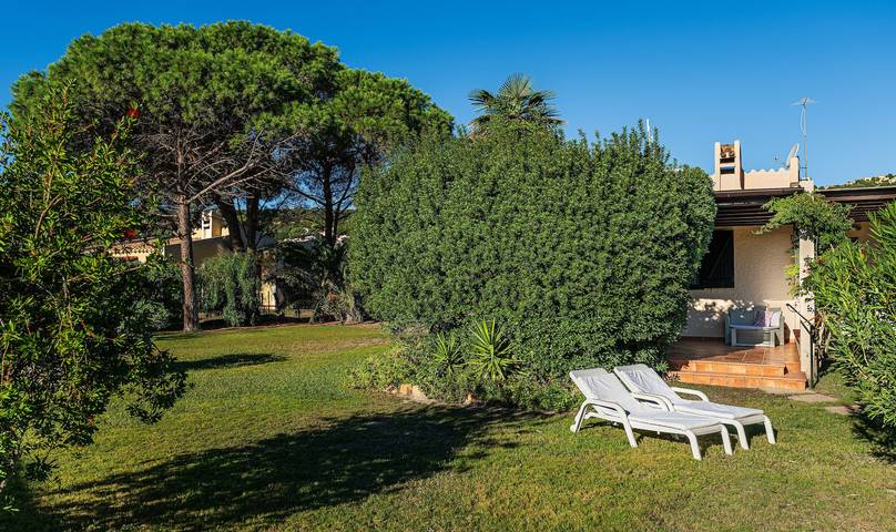 Villa Serena Costa Rei – Beachfront Holiday Home with Garden in Costa Rei, Muravera